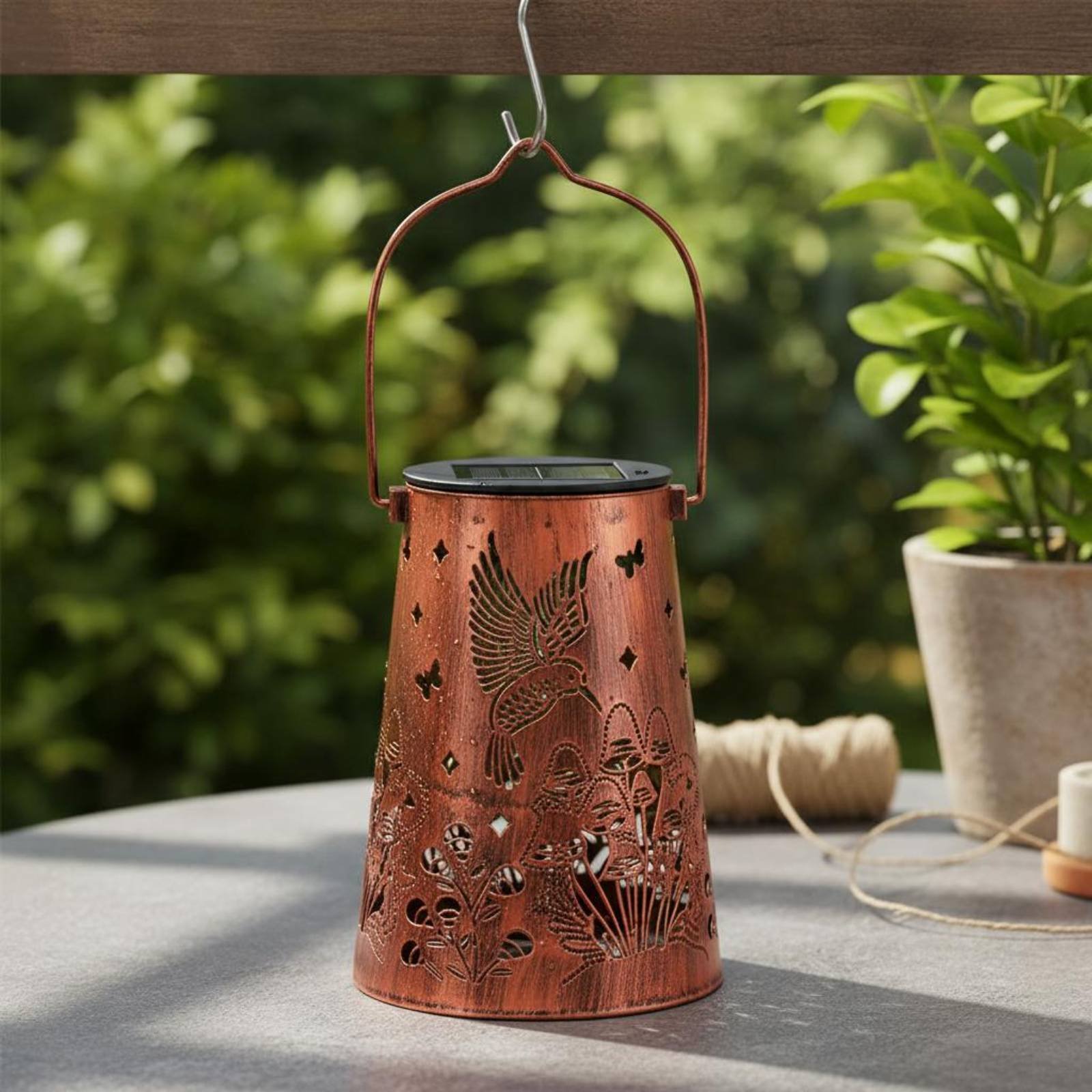 花柄ガーデンランタンパターンガーデン照明器具自動オン/オフ錬 - Outdoor Lighting Battery Powered のレビューと価格