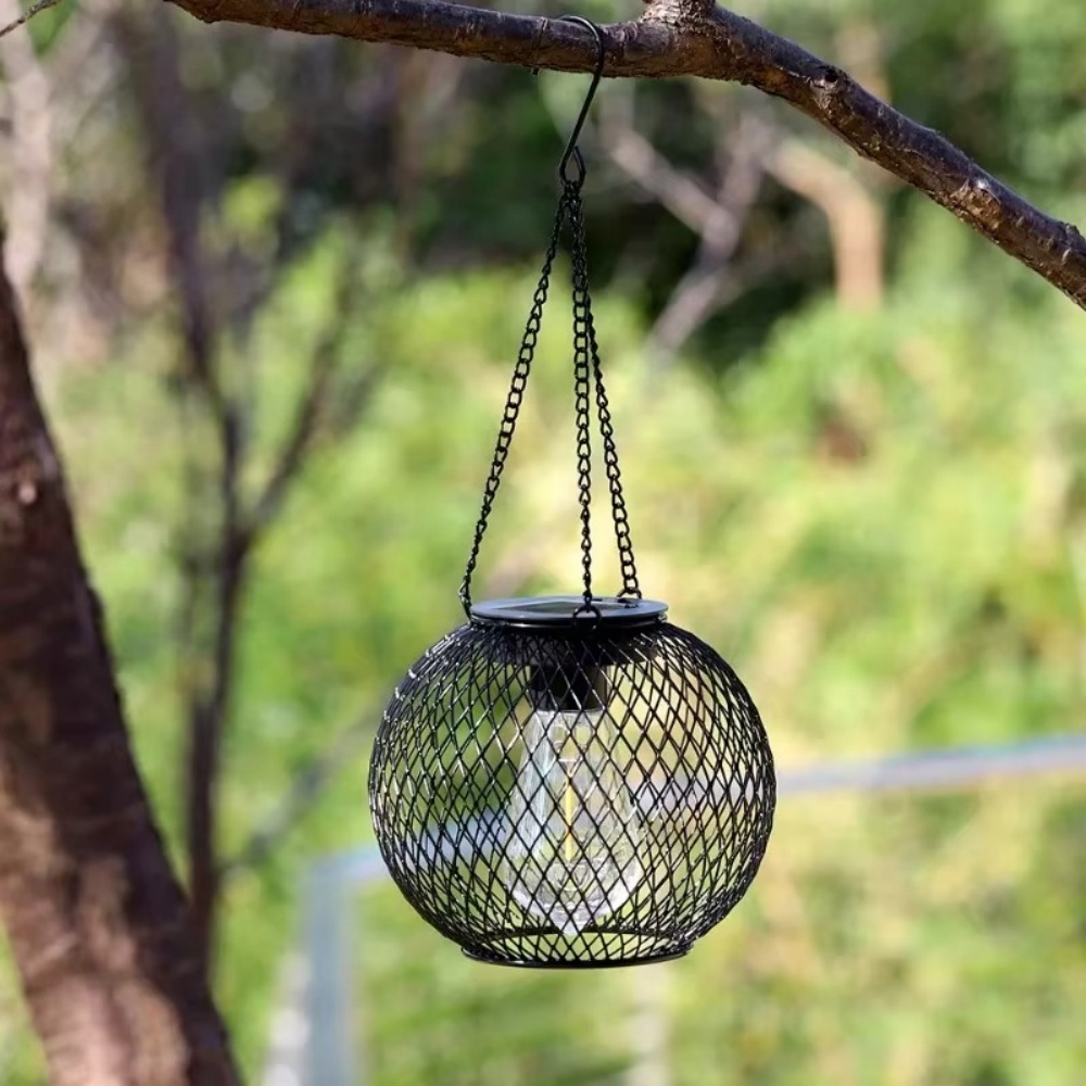 ソーラーランタン アイアンアート 屋外用 球形 吊り下げ式  - Outdoor Lighting Traditional のレビューと価格